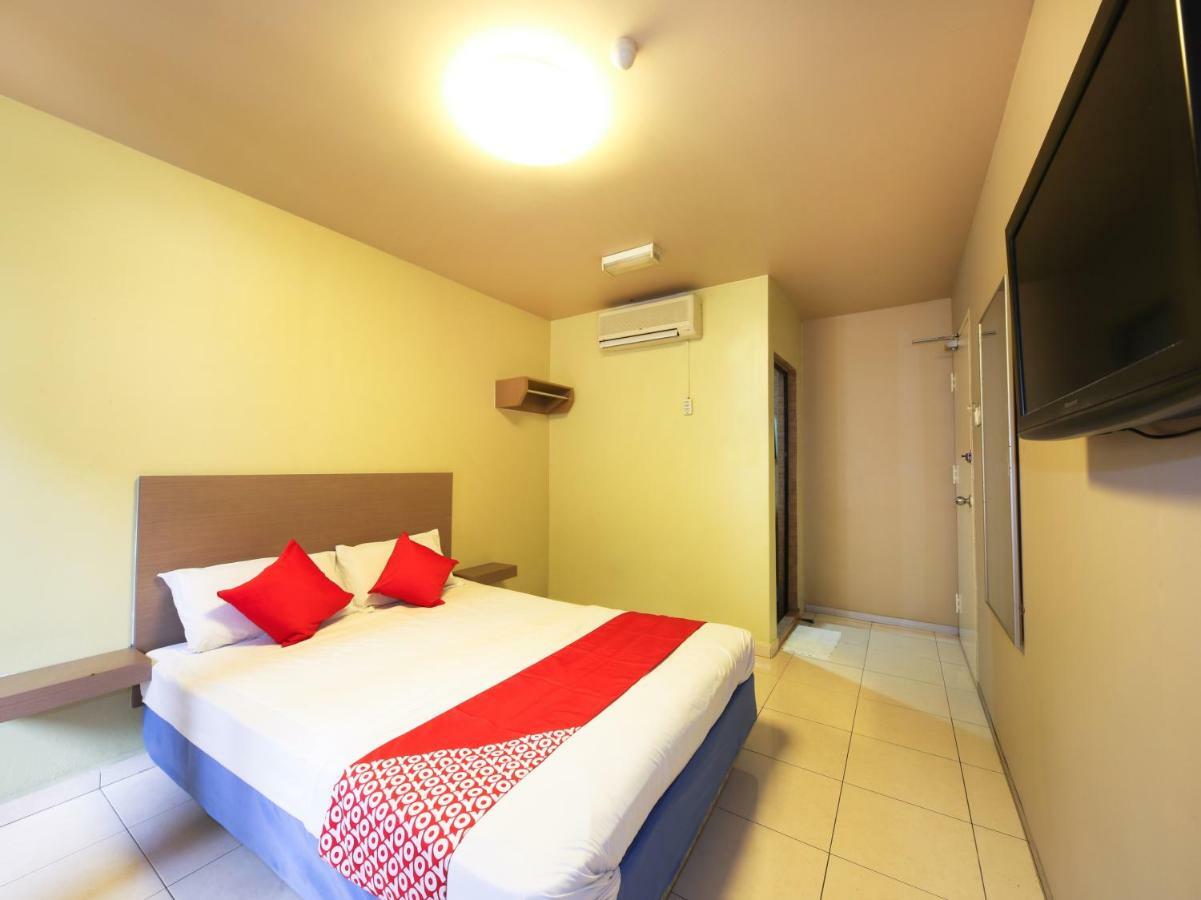Oyo 434 Marbella Hotel Johor Bahru Exterior foto